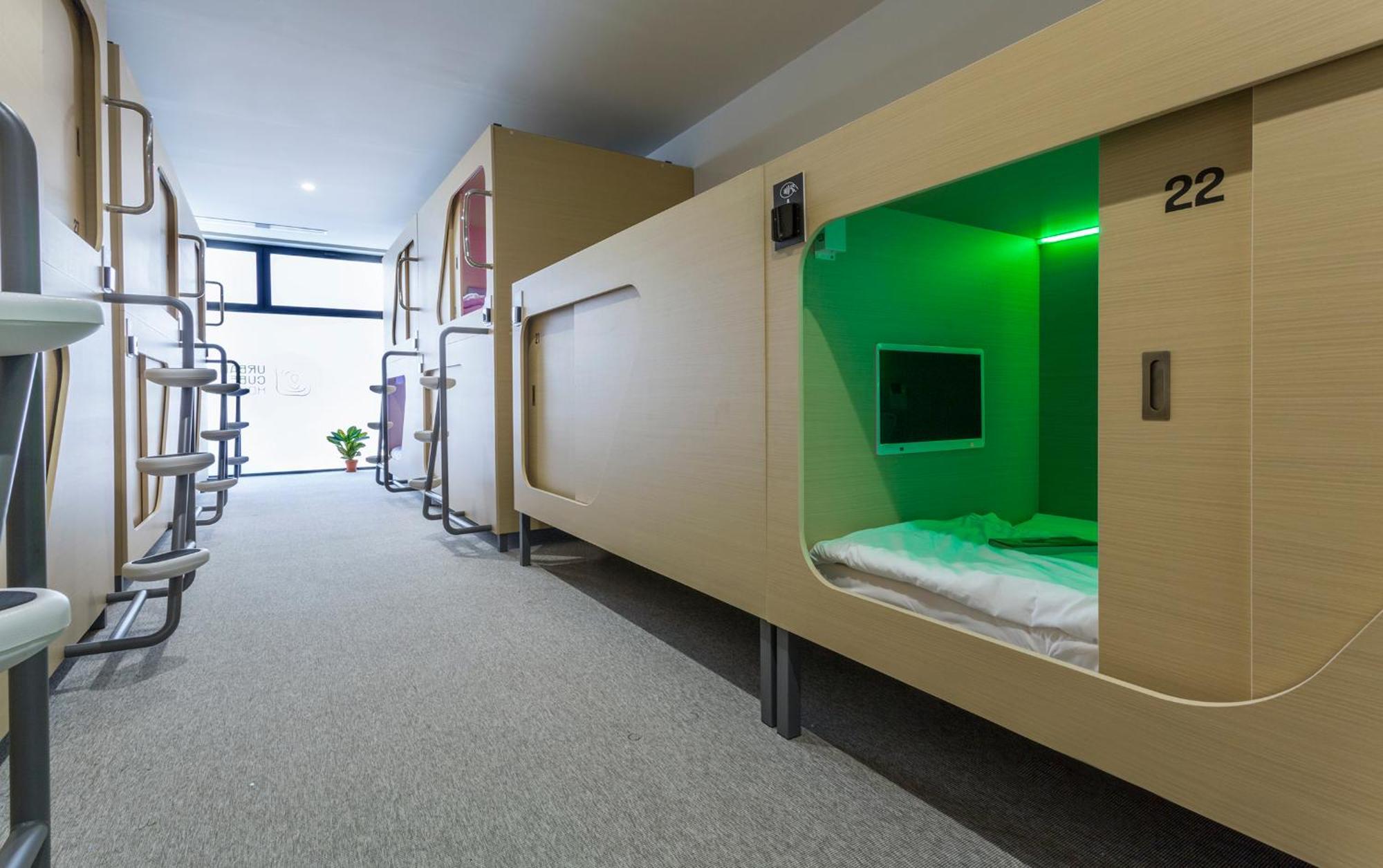 Urban Cube Hostel Sevilla Buitenkant foto